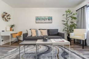 Bespoke Duplex Cozy Renovated Parking & Yard